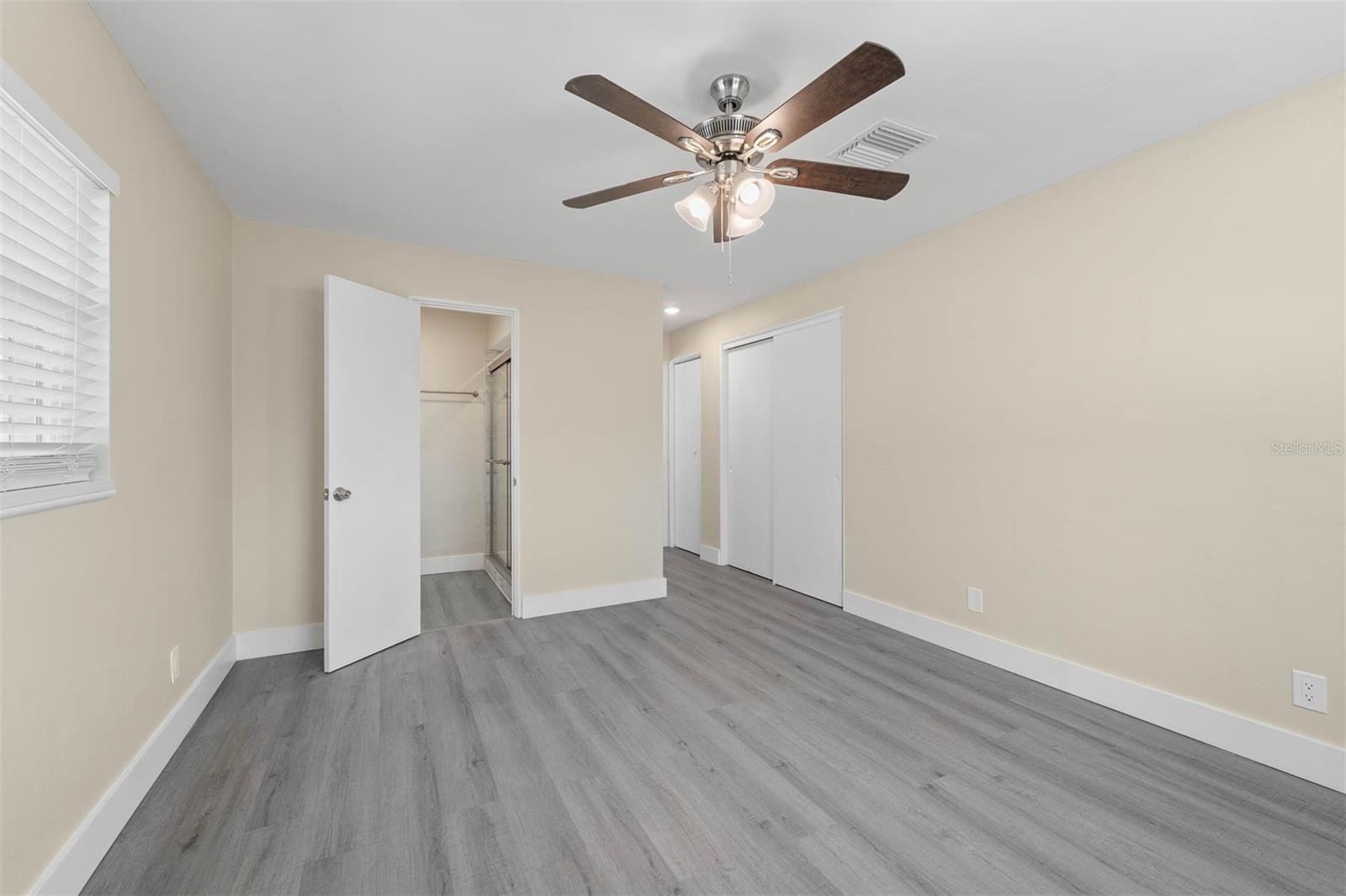 Image 17 of 26 For 700 Oakland Road