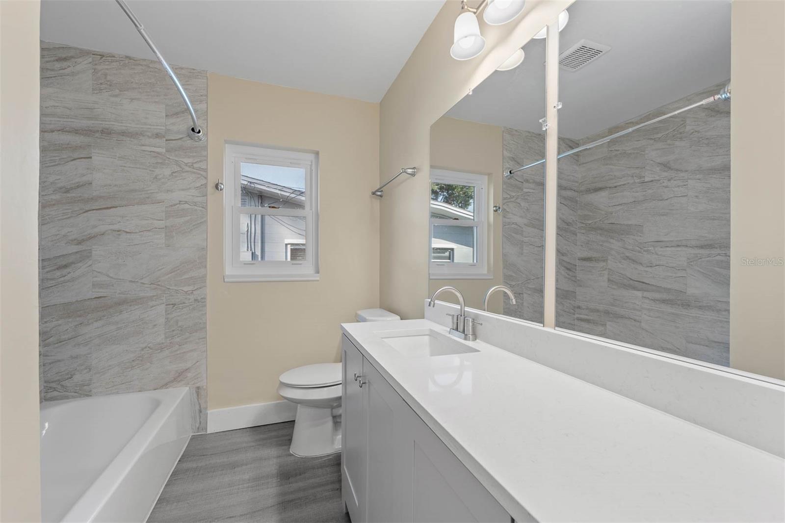 Image 22 of 26 For 700 Oakland Road