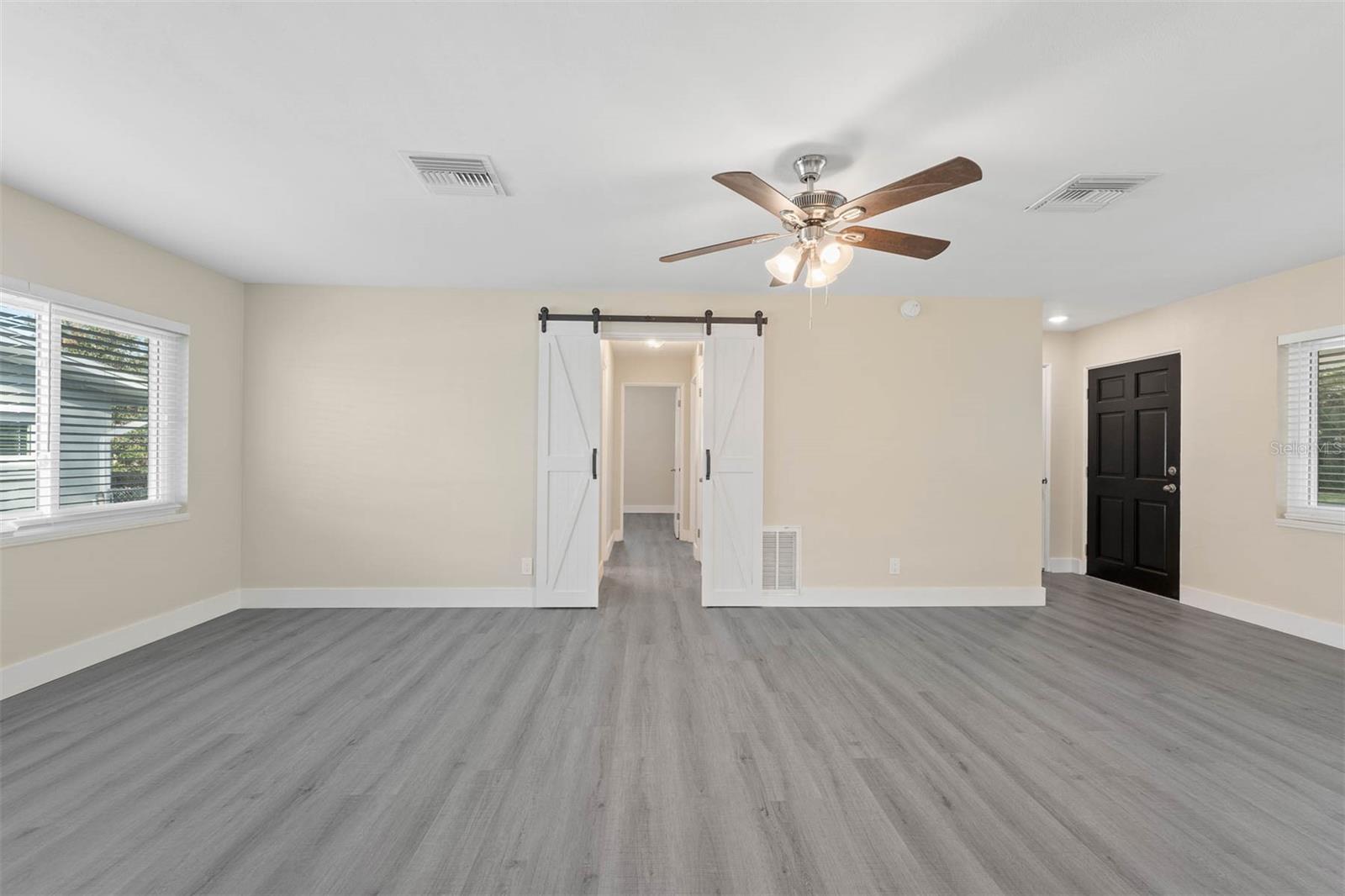 Image 6 of 26 For 700 Oakland Road