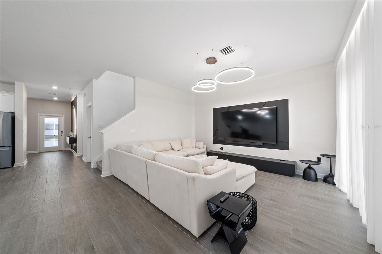 Image 17 of 37 For 11934 Language Way