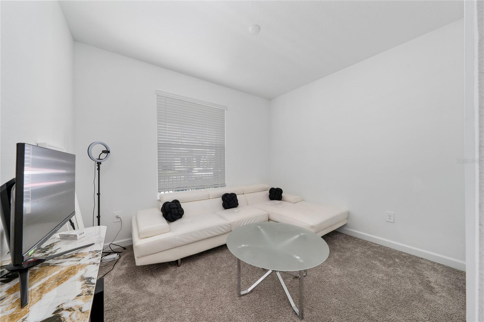 Image 19 of 37 For 11934 Language Way