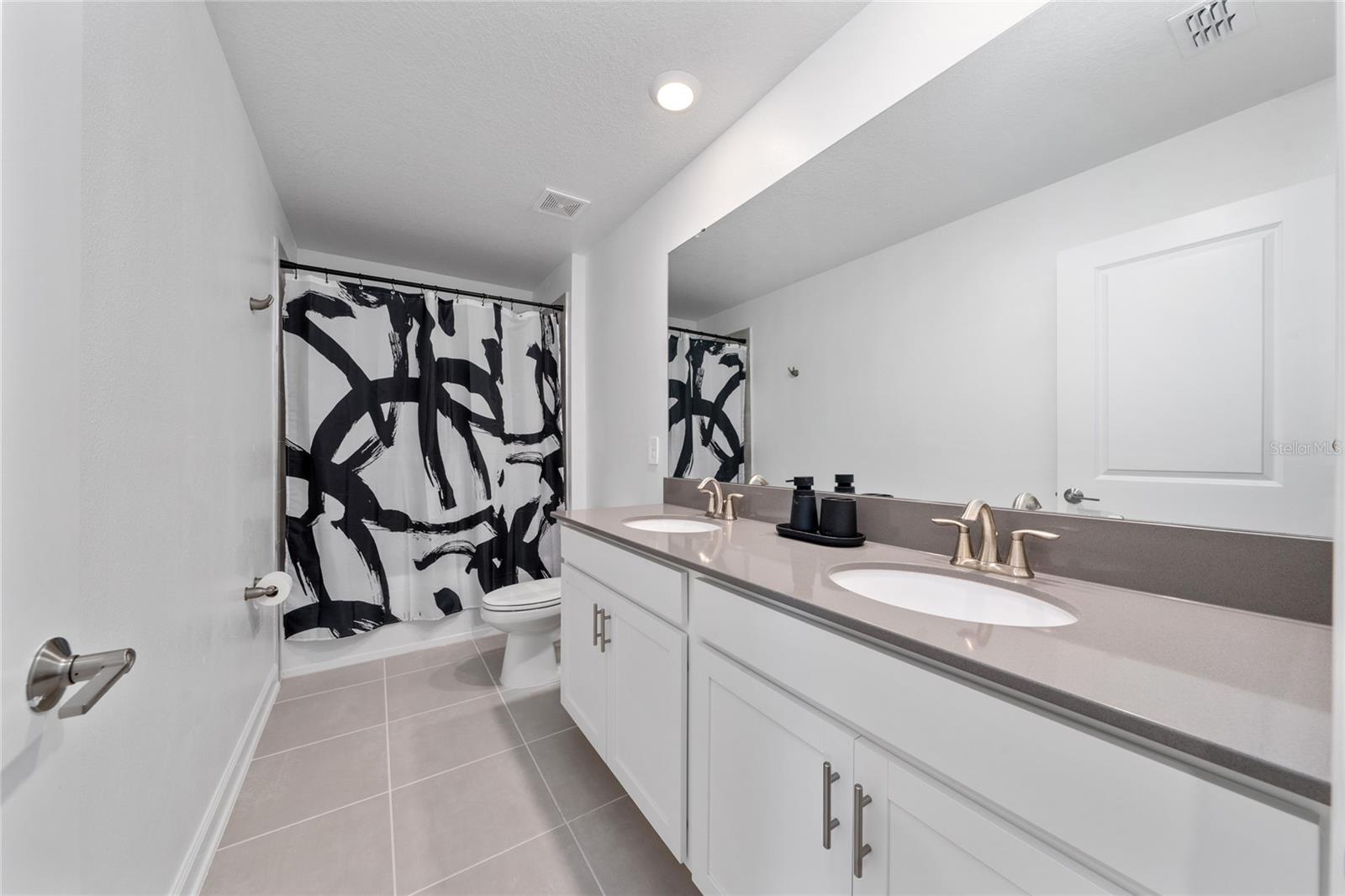 Image 32 of 37 For 11934 Language Way