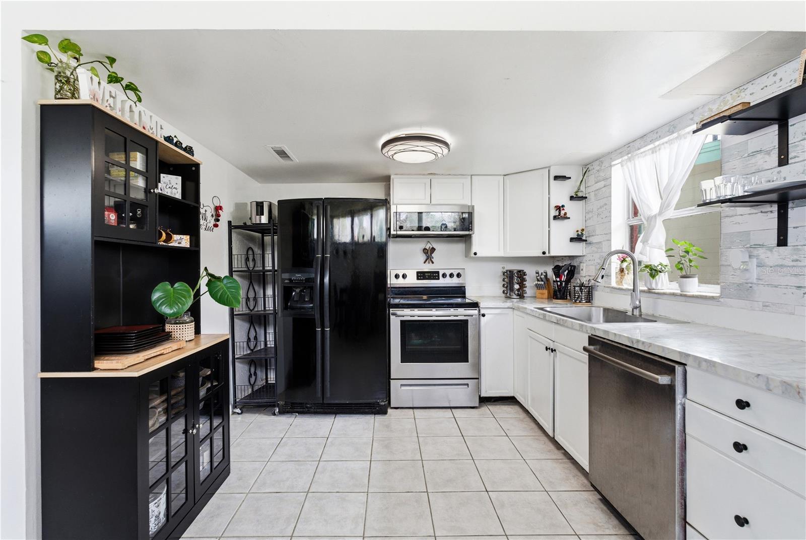 Image 4 of 17 For 2823 Hertha Avenue