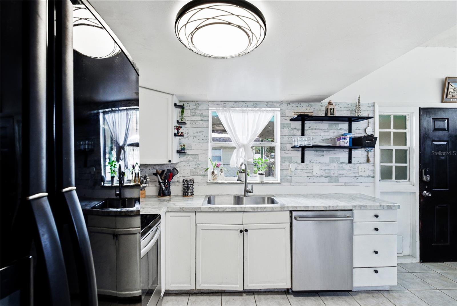 Image 5 of 17 For 2823 Hertha Avenue