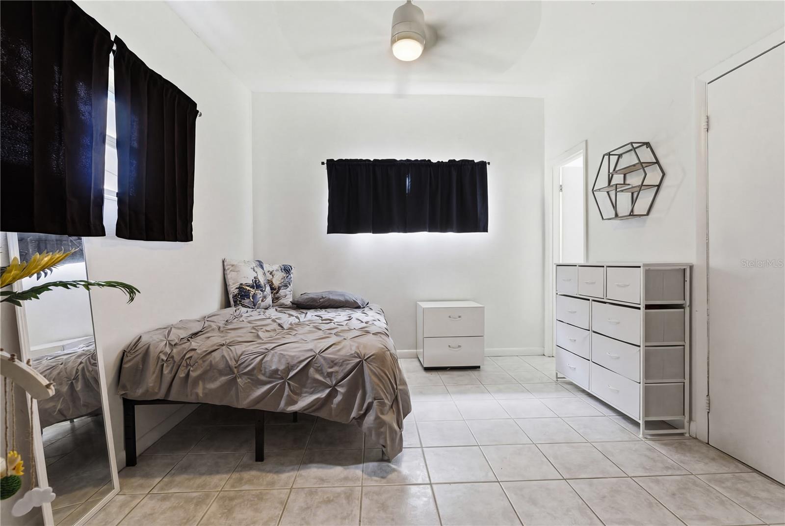 Image 9 of 17 For 2823 Hertha Avenue