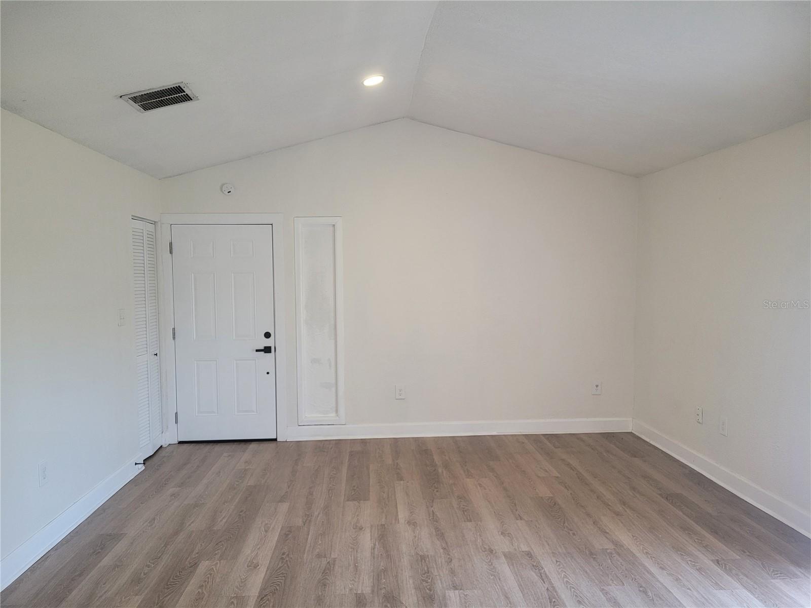 Image 4 of 26 For 1236 Dovehill Drive 1248