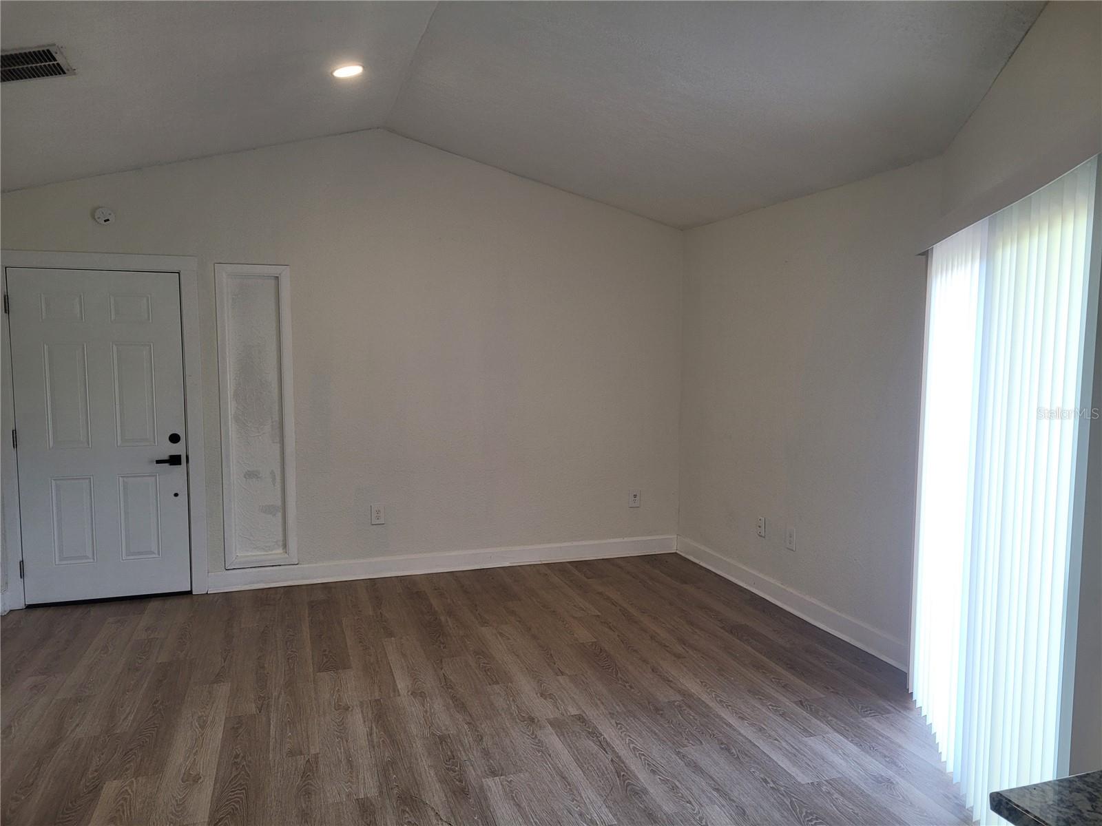 Image 5 of 26 For 1236 Dovehill Drive 1248