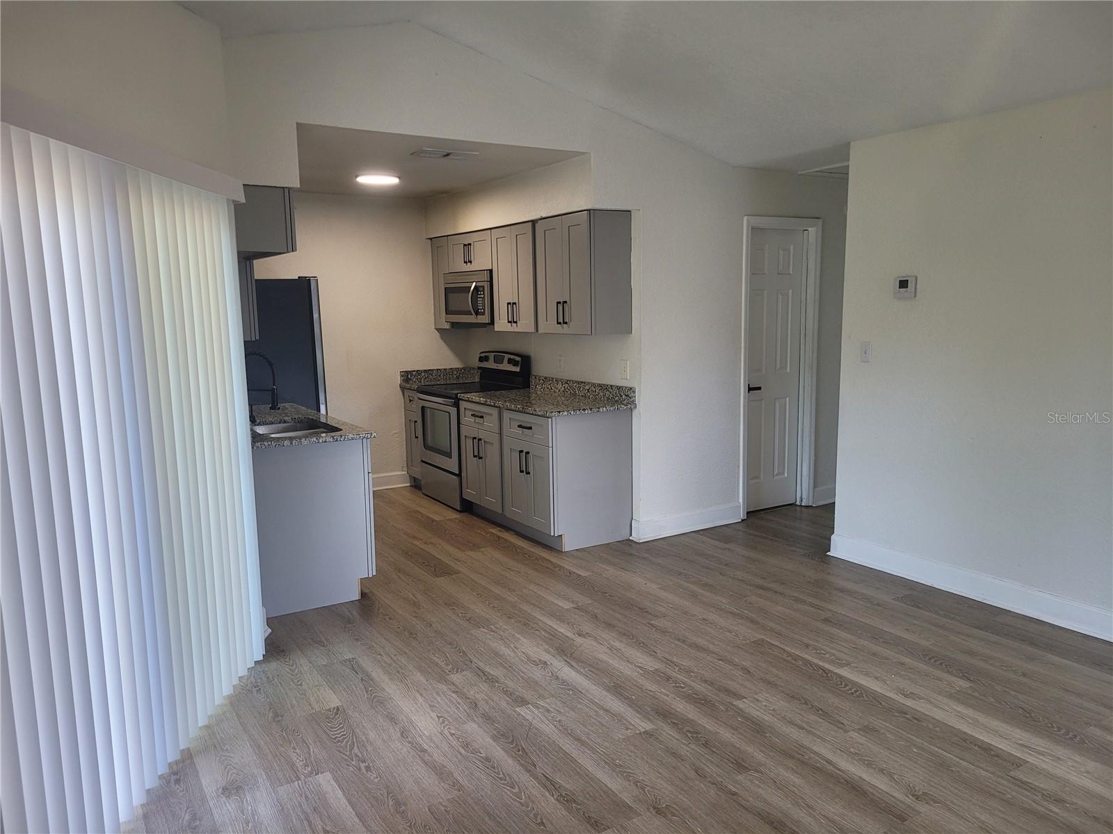 Image 7 of 26 For 1236 Dovehill Drive 1248