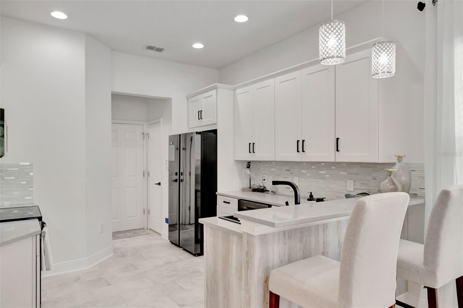 Image 12 of 41 For 4892 Beach Boulevard