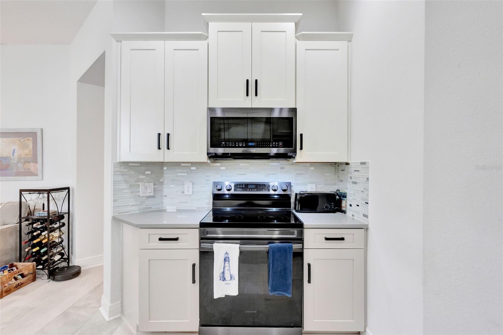 Image 13 of 41 For 4892 Beach Boulevard