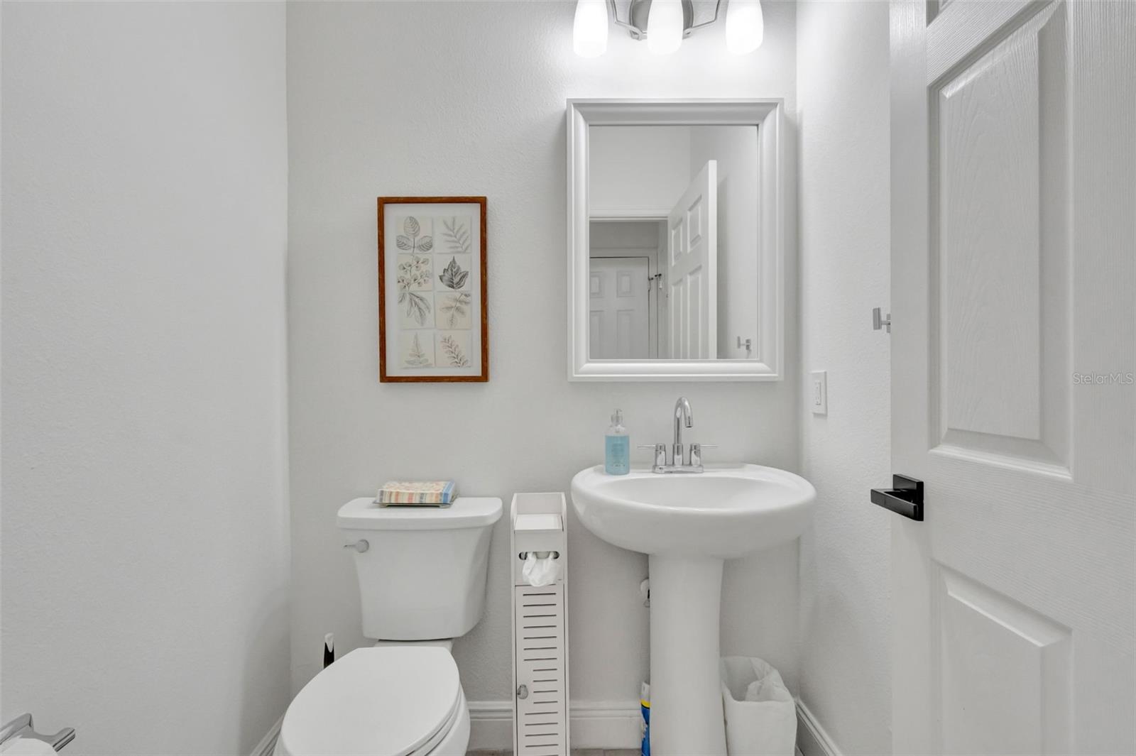 Image 16 of 41 For 4892 Beach Boulevard