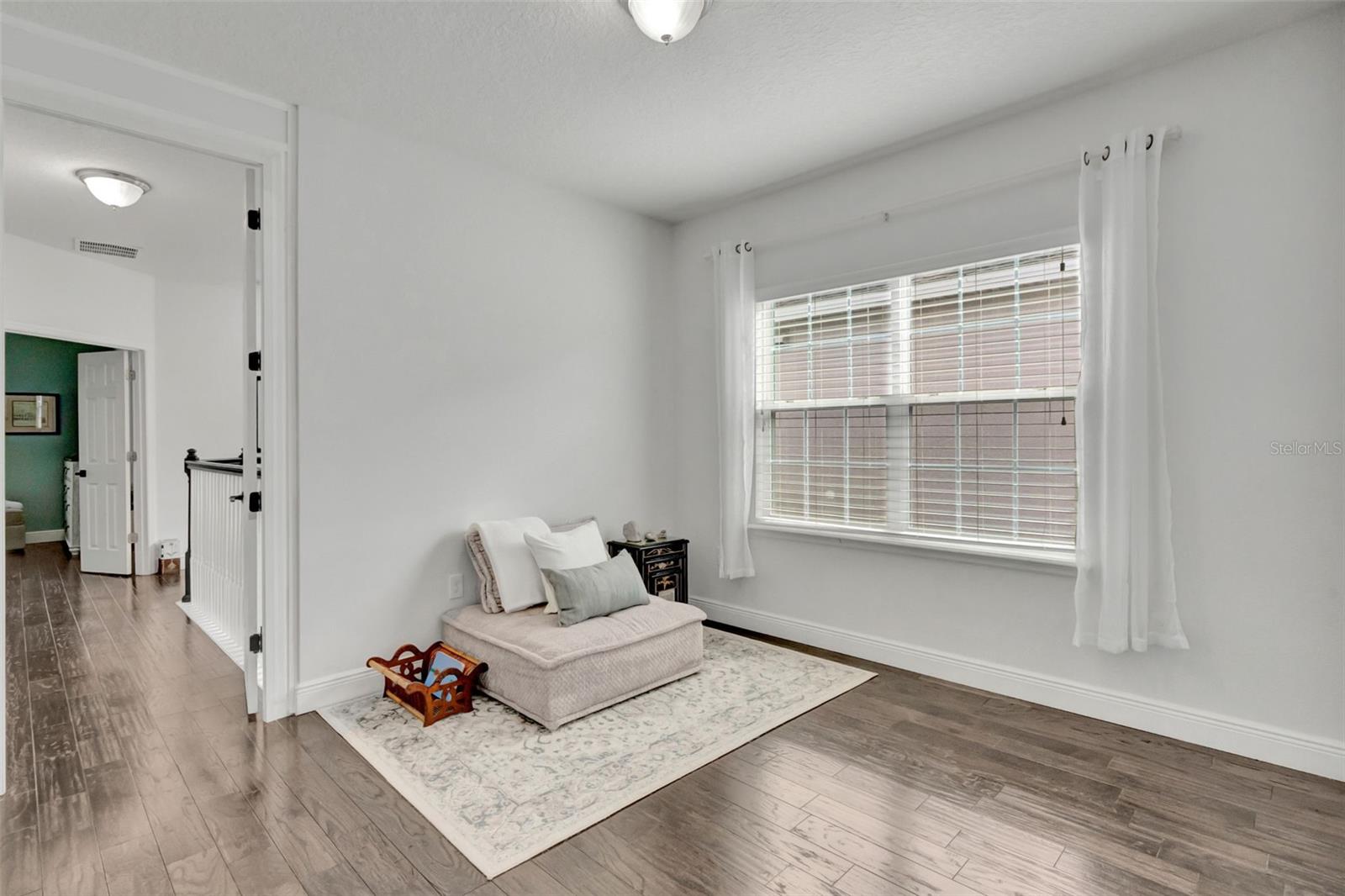 Image 29 of 41 For 4892 Beach Boulevard