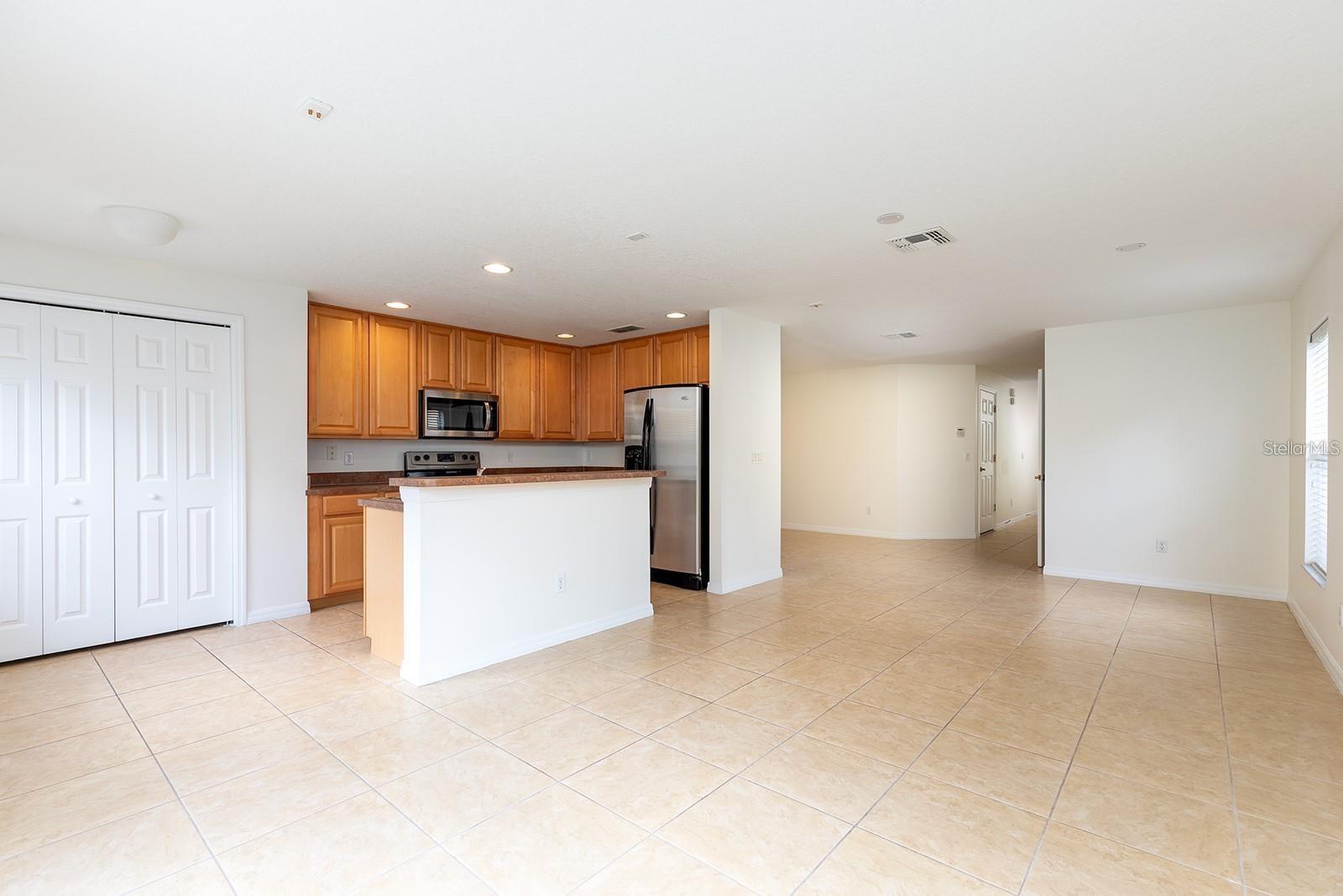 Image 5 of 21 For 4020 Pitch Pine Circle