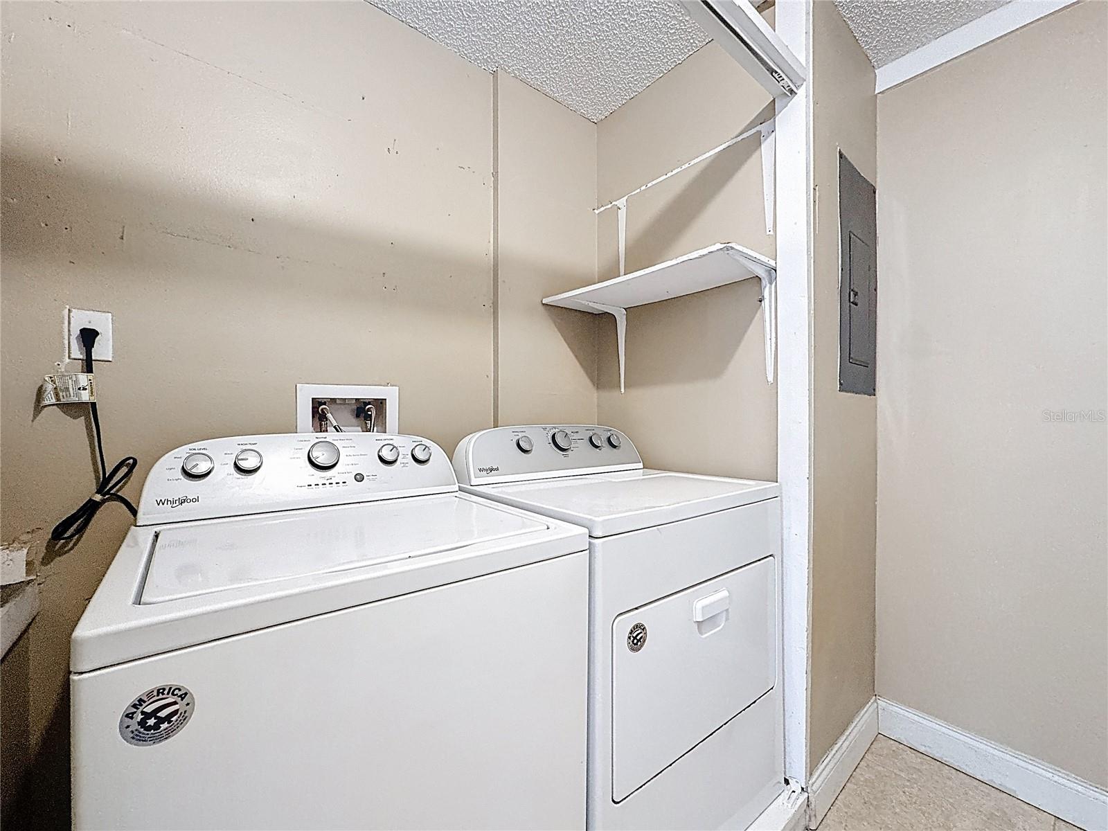 Image 23 of 35 For 6582 Meritmoor Circle