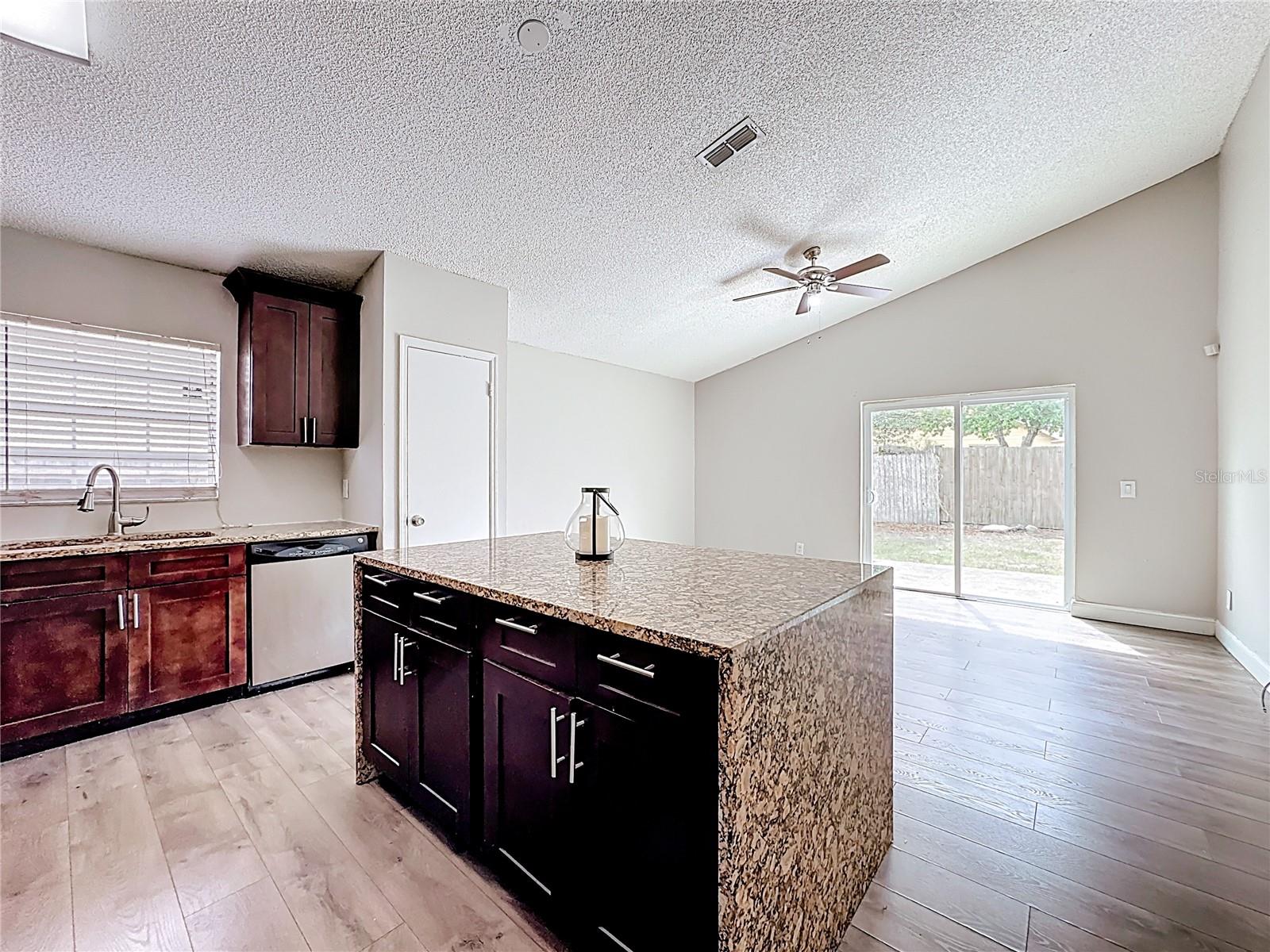 Image 6 of 35 For 6582 Meritmoor Circle