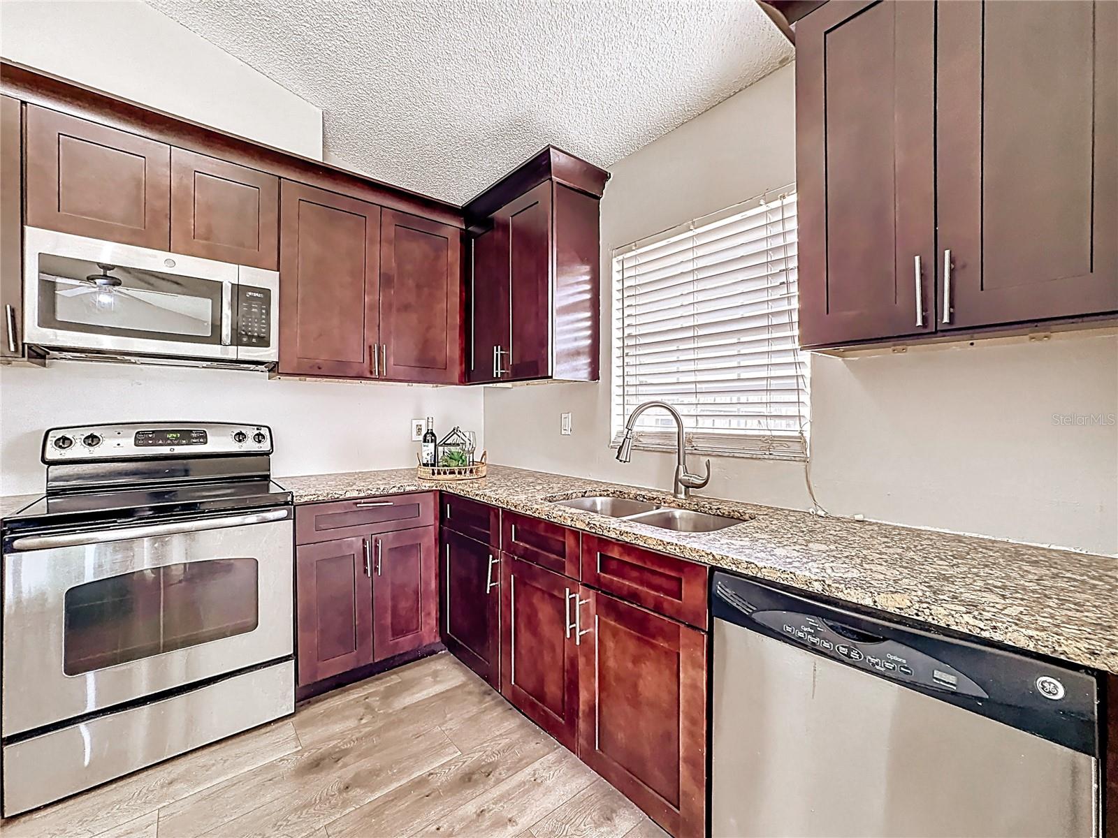 Image 8 of 35 For 6582 Meritmoor Circle