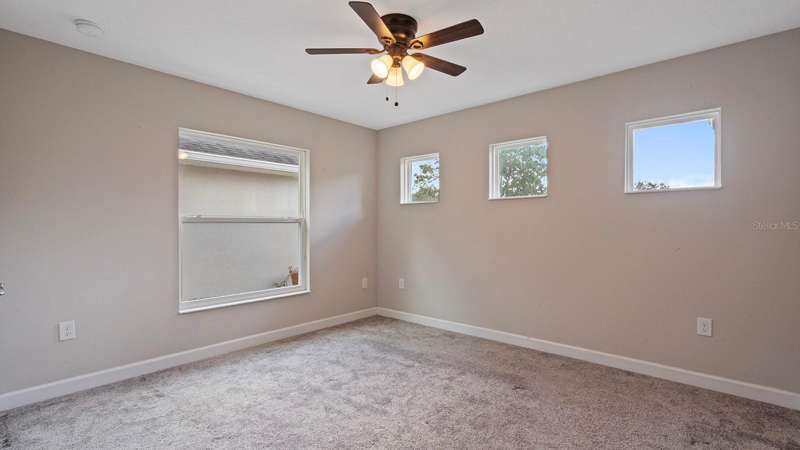 Image 17 of 38 For 4840 Old Oak Trail