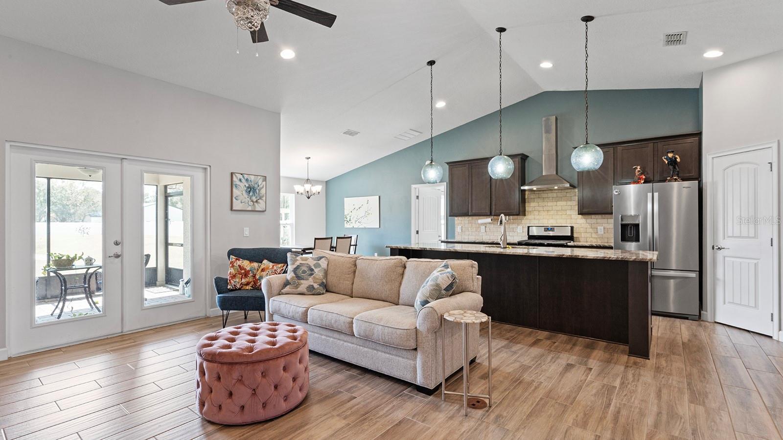 Image 8 of 38 For 4840 Old Oak Trail