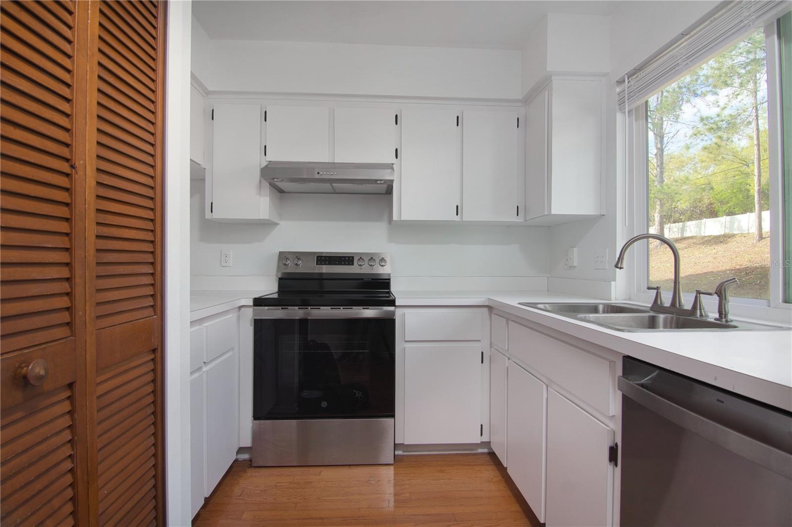 Image 9 of 18 For 7613 Pacific Heights Circle