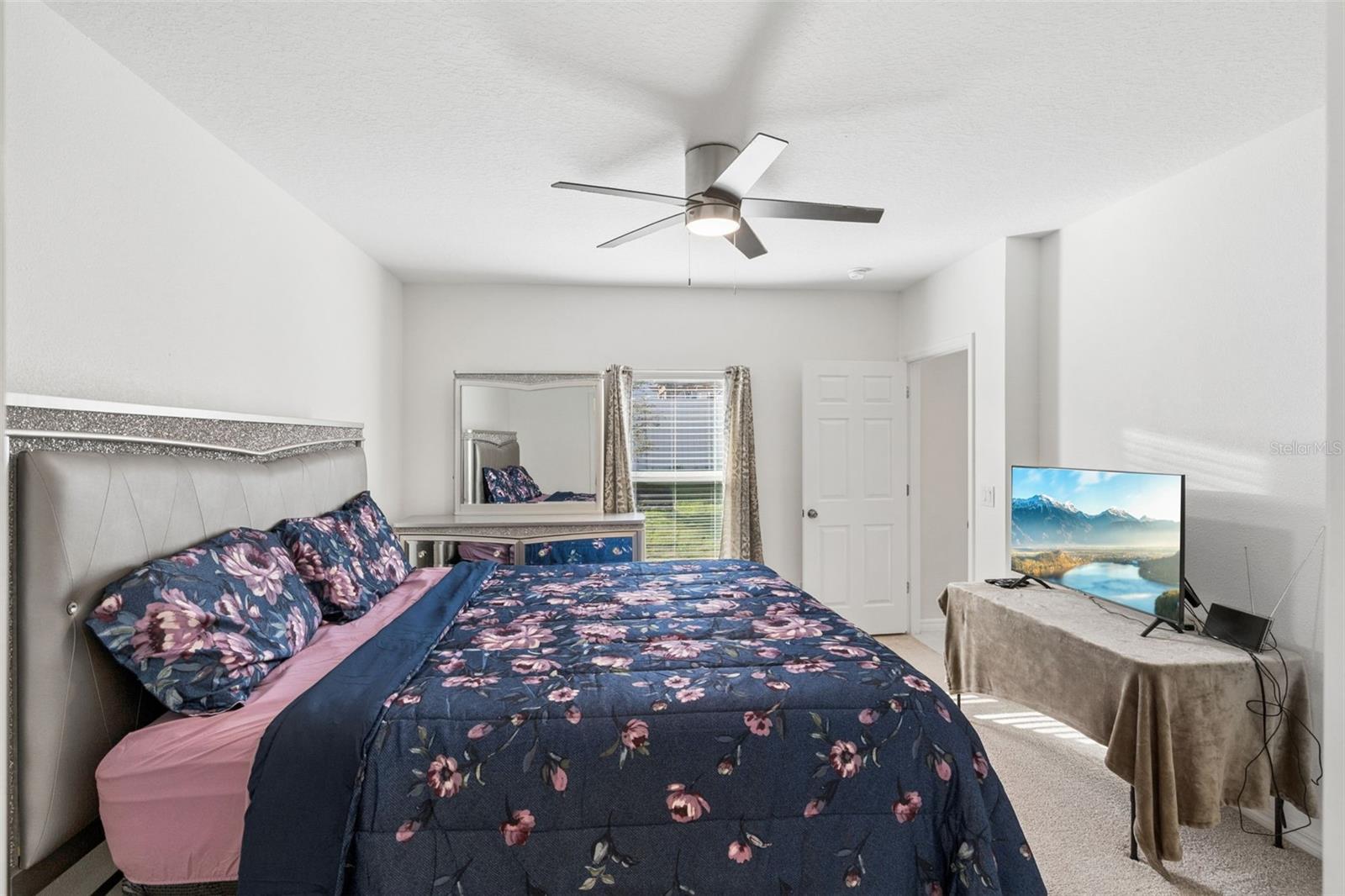 Image 15 of 34 For 687 Campo Lane