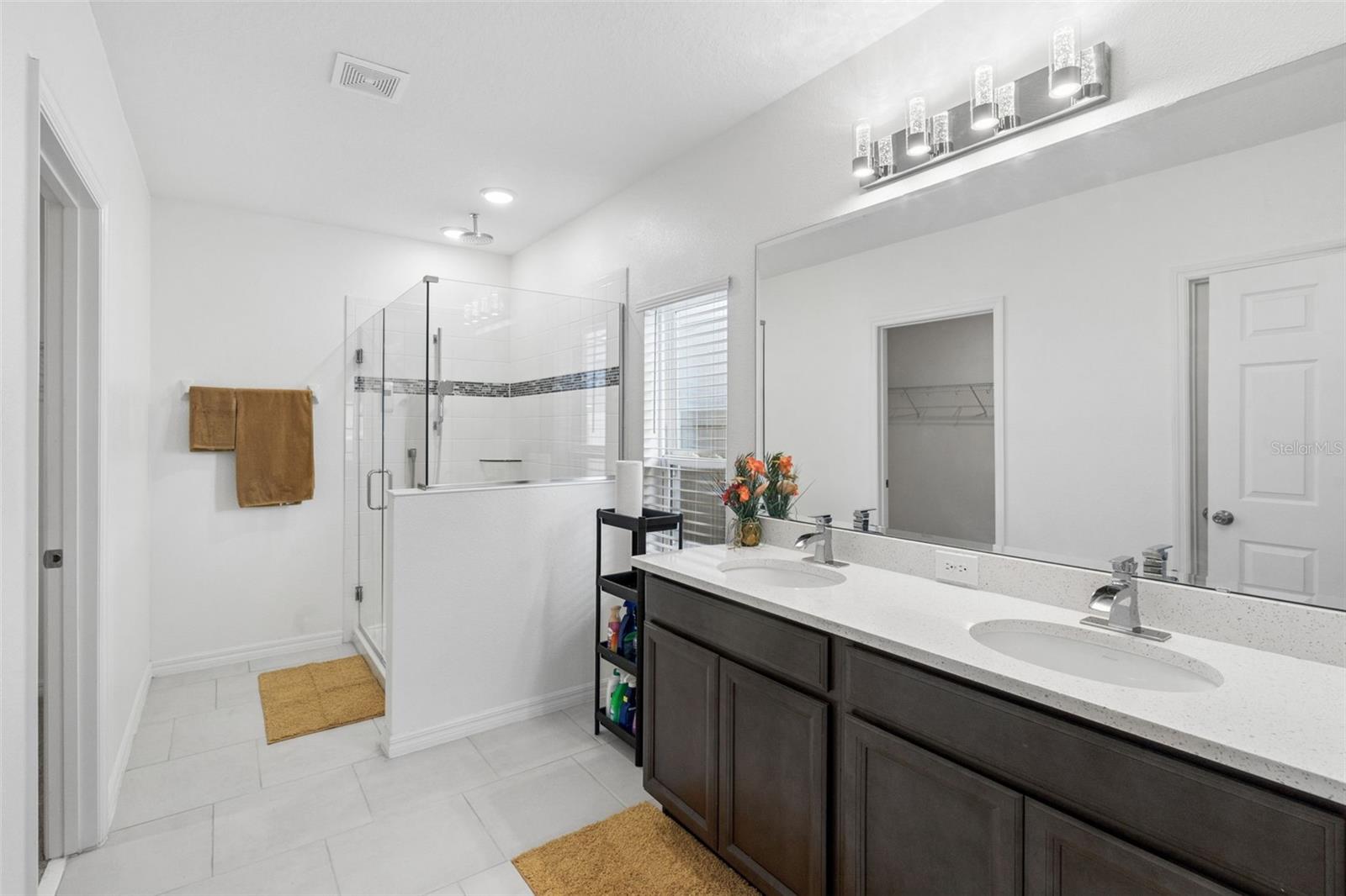 Image 18 of 34 For 687 Campo Lane