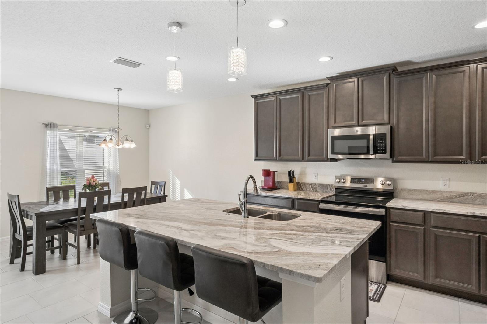 Image 5 of 34 For 687 Campo Lane