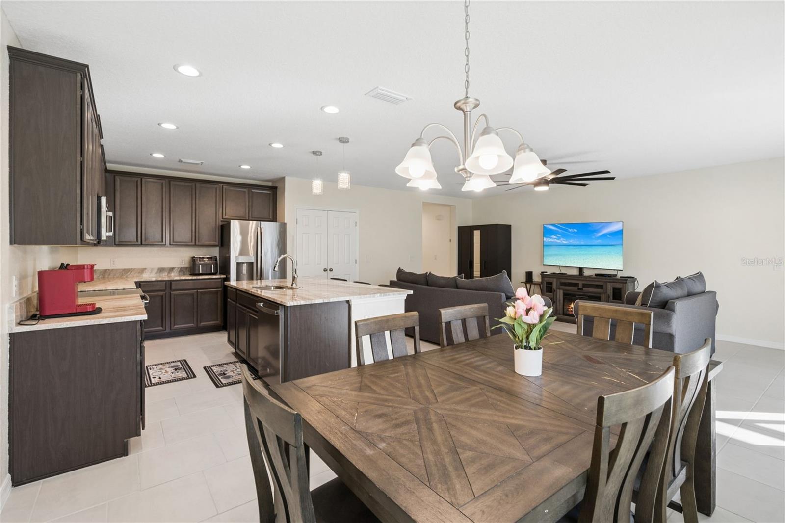 Image 8 of 34 For 687 Campo Lane