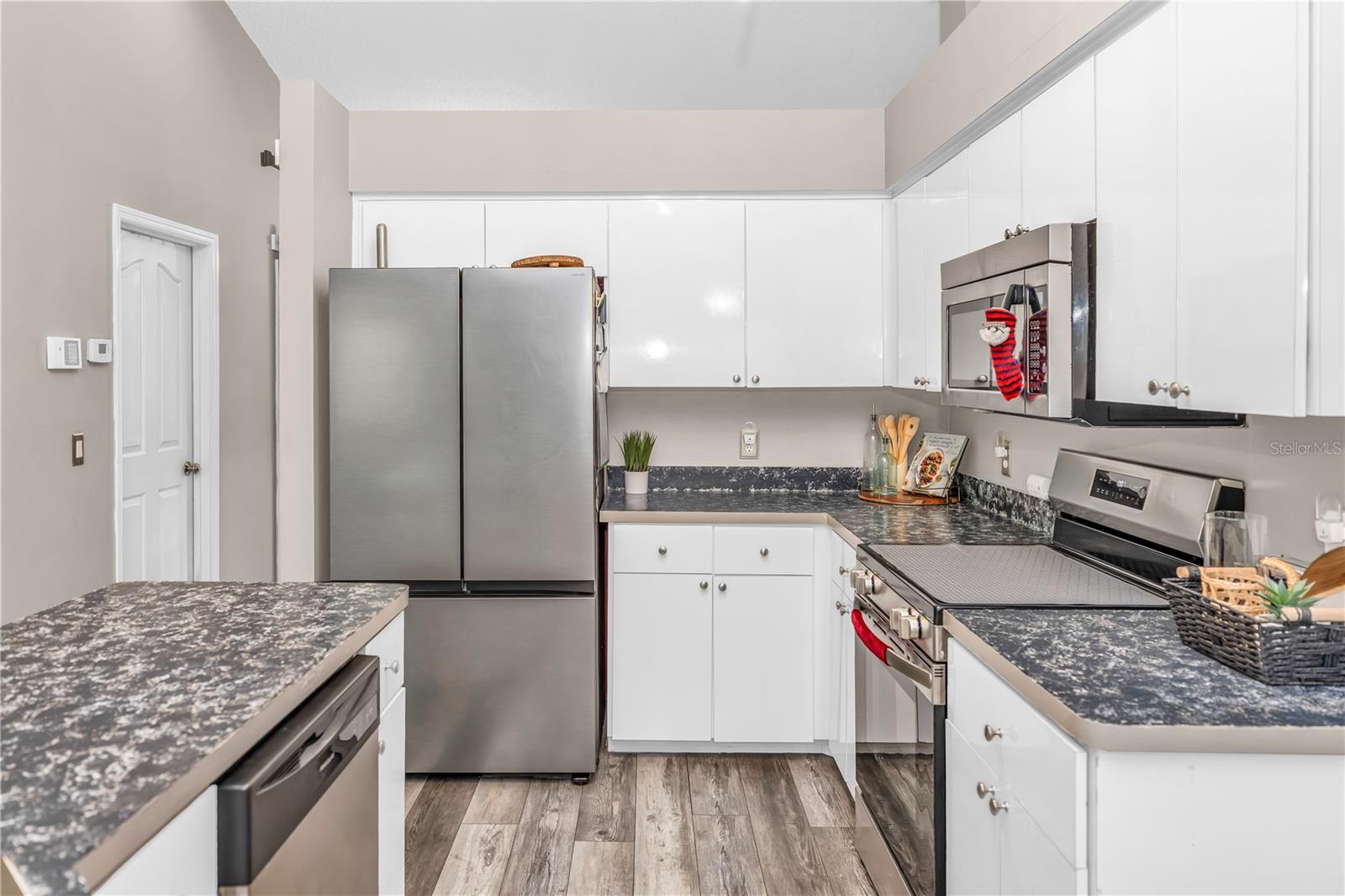 Image 12 of 38 For 105 Breezewood Drive