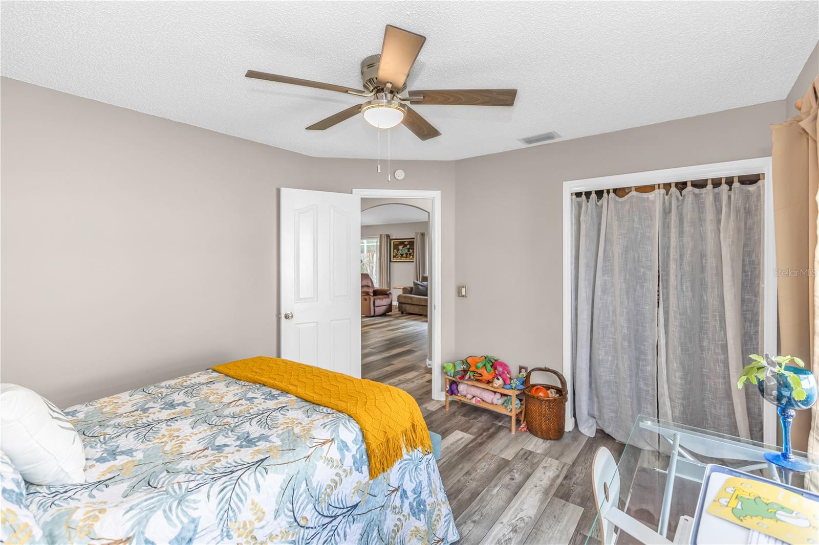 Image 20 of 38 For 105 Breezewood Drive