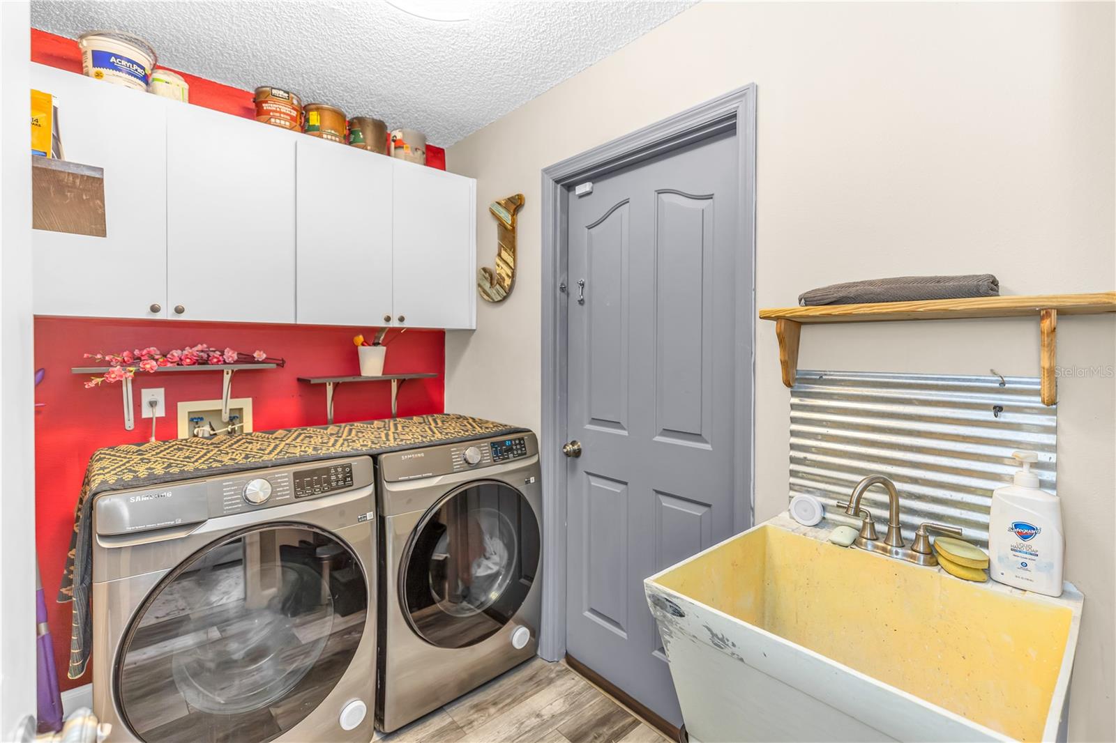 Image 21 of 38 For 105 Breezewood Drive