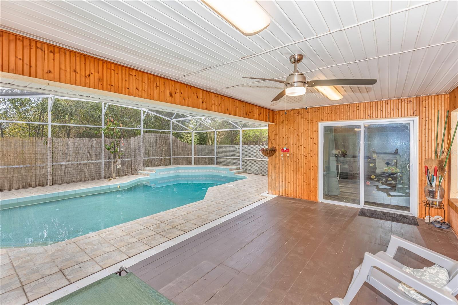 Image 23 of 38 For 105 Breezewood Drive