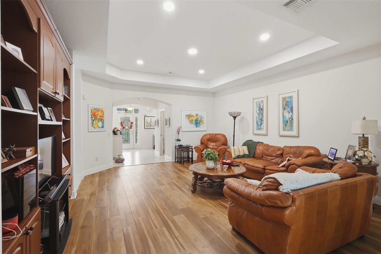 Image 16 of 42 For 1607 Mount Croghan Trail