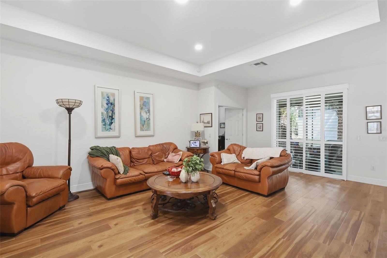 Image 18 of 42 For 1607 Mount Croghan Trail