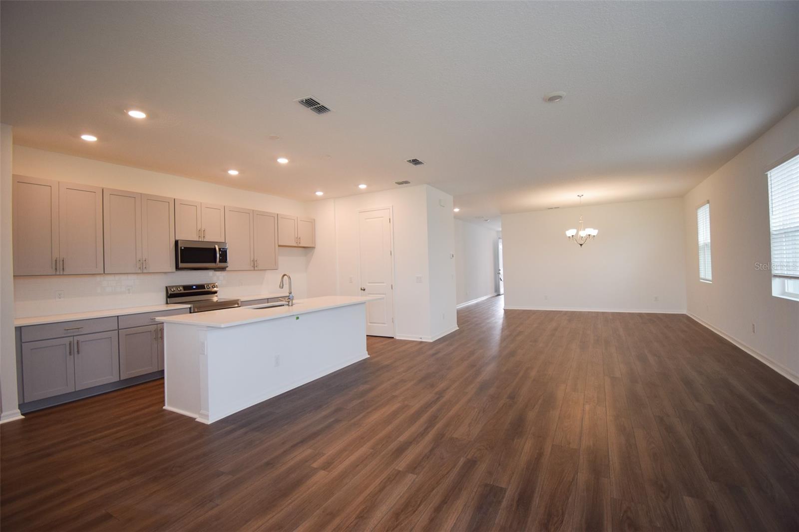 Image 10 of 39 For 2370 Lancashire Street