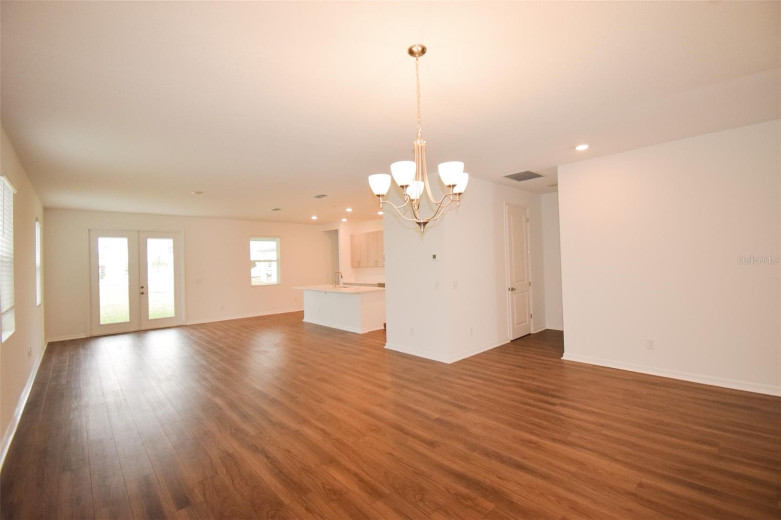 Image 11 of 39 For 2370 Lancashire Street