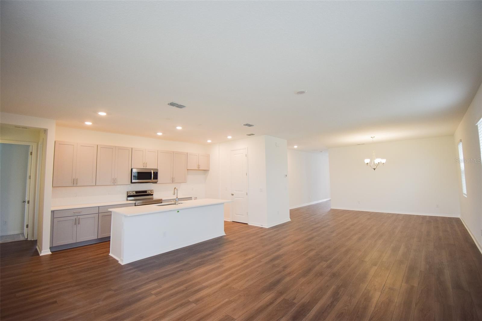 Image 12 of 39 For 2370 Lancashire Street