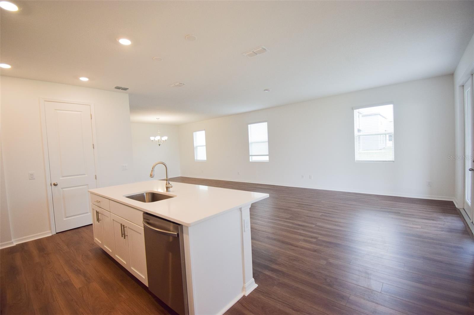 Image 15 of 39 For 2370 Lancashire Street