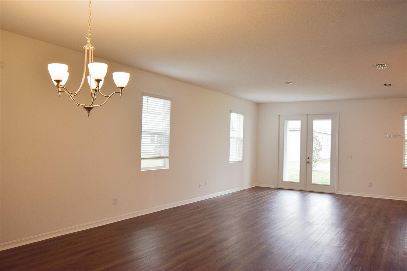 Image 16 of 39 For 2370 Lancashire Street