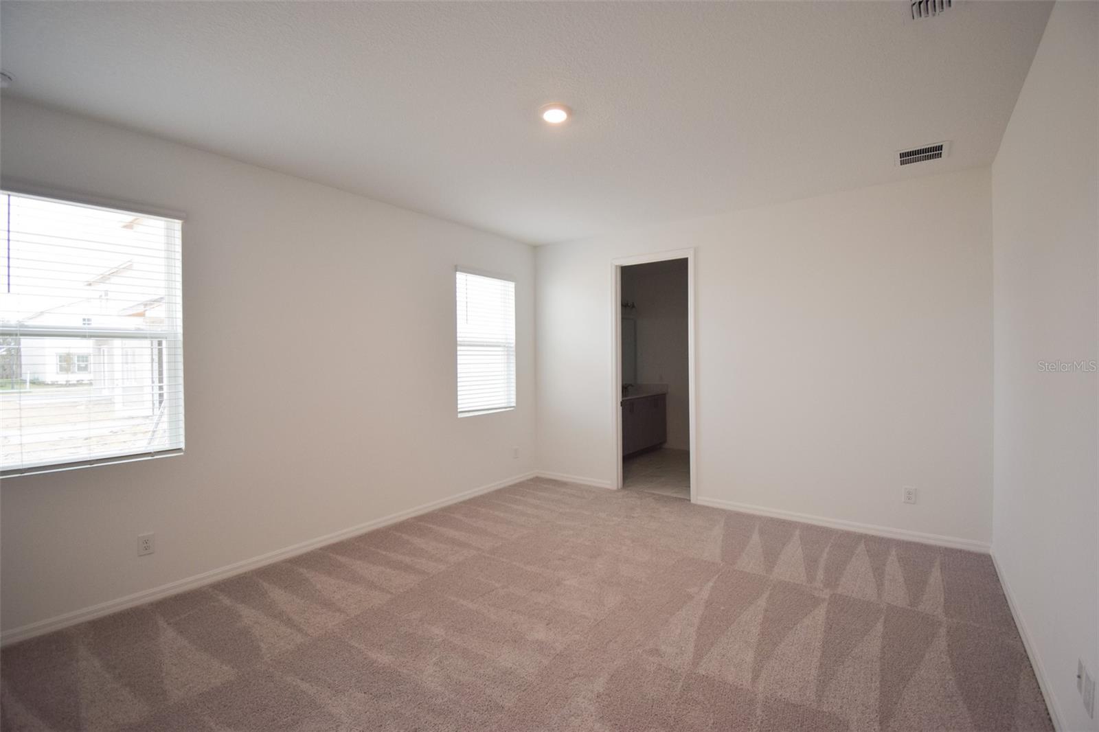 Image 20 of 39 For 2370 Lancashire Street