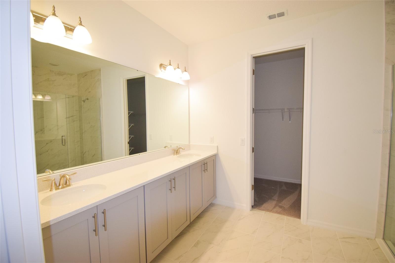 Image 24 of 39 For 2370 Lancashire Street