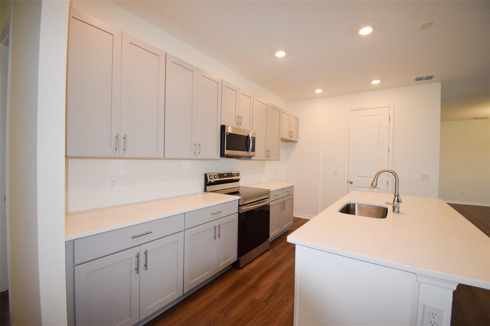 Image 36 of 39 For 2370 Lancashire Street