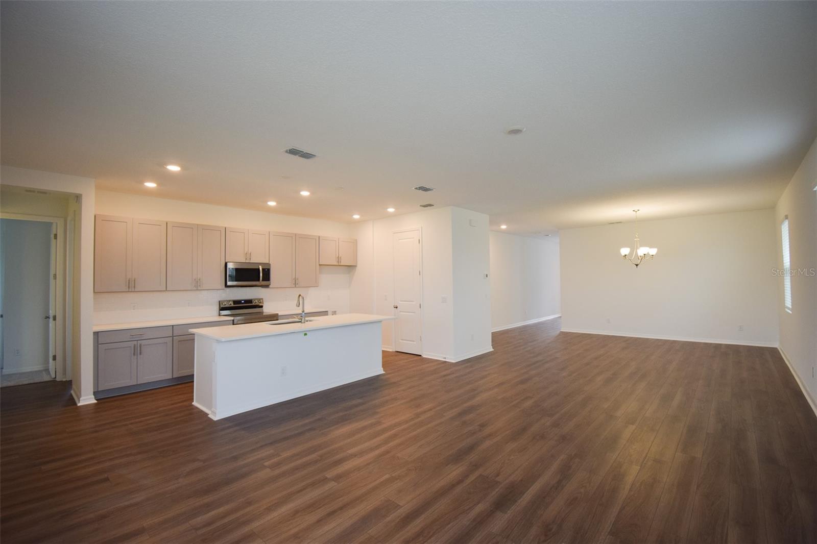 Image 6 of 39 For 2370 Lancashire Street