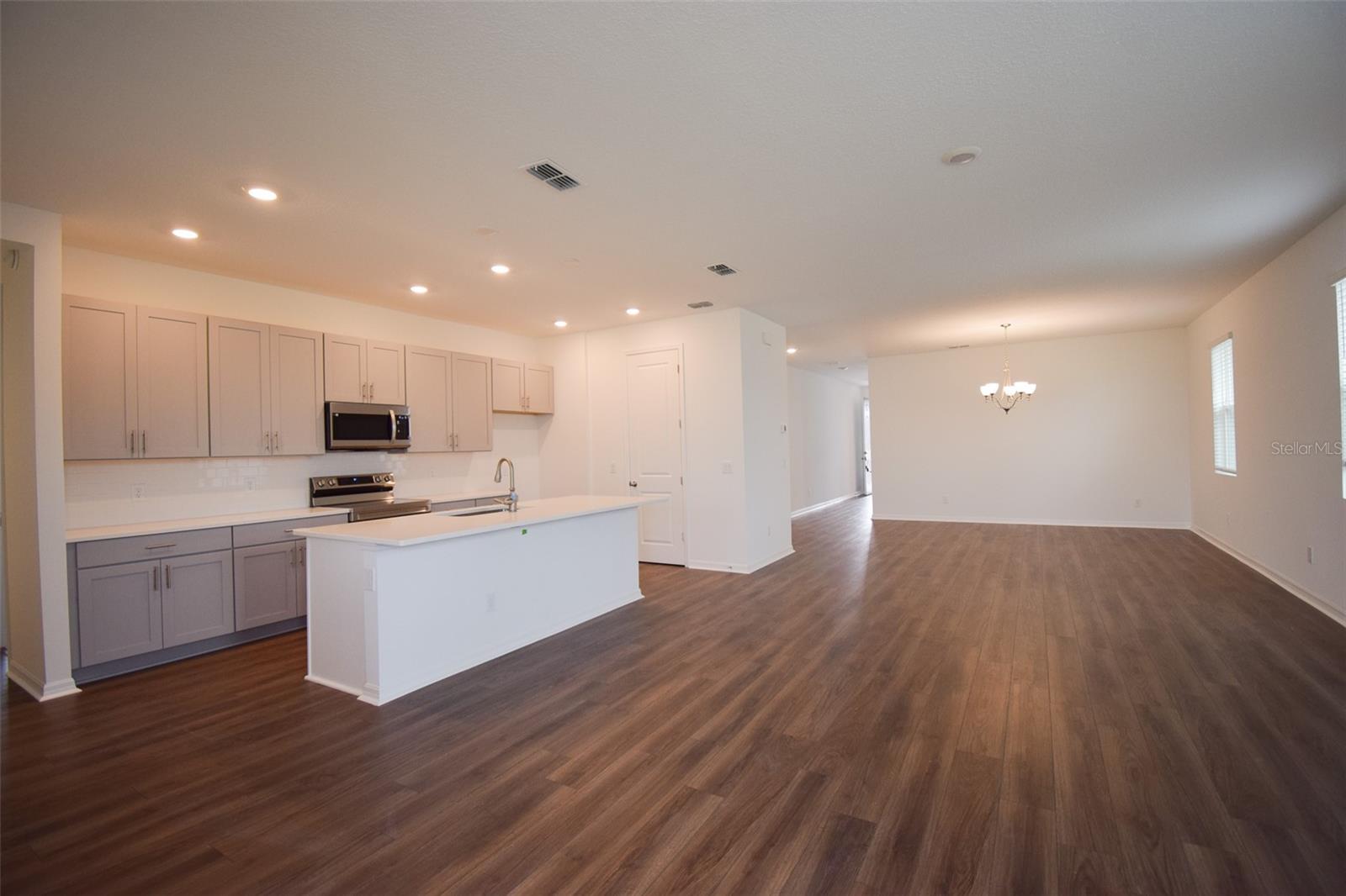 Image 7 of 39 For 2370 Lancashire Street