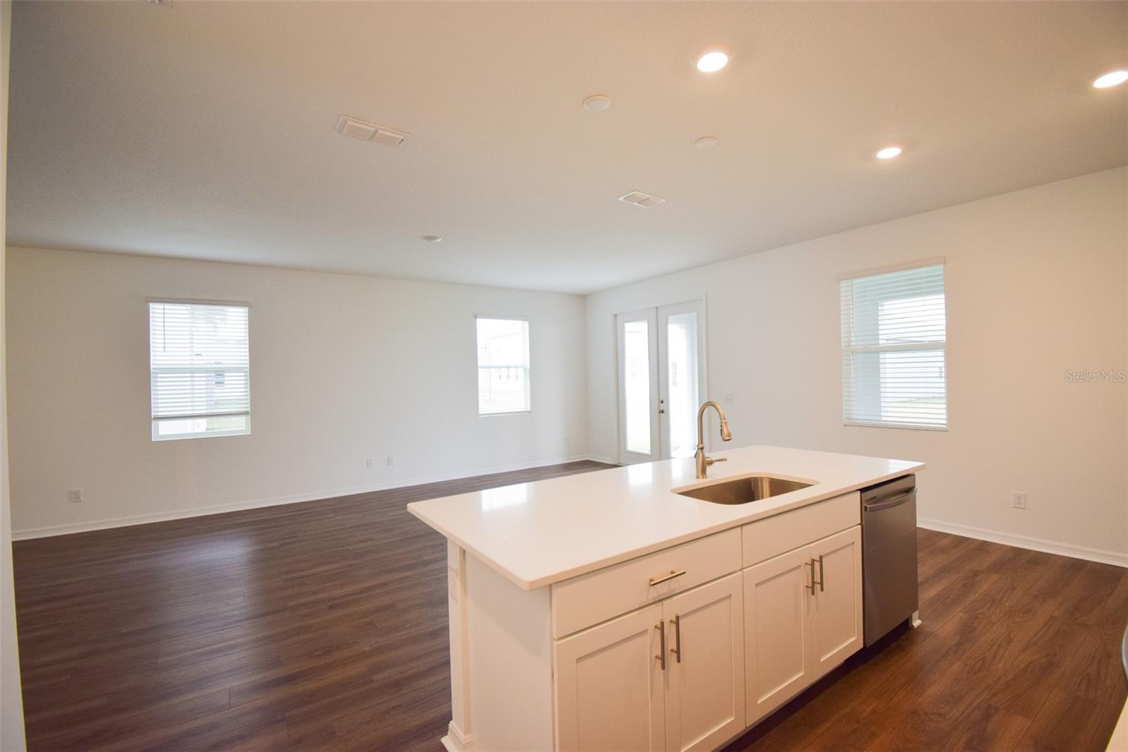 Image 9 of 39 For 2370 Lancashire Street