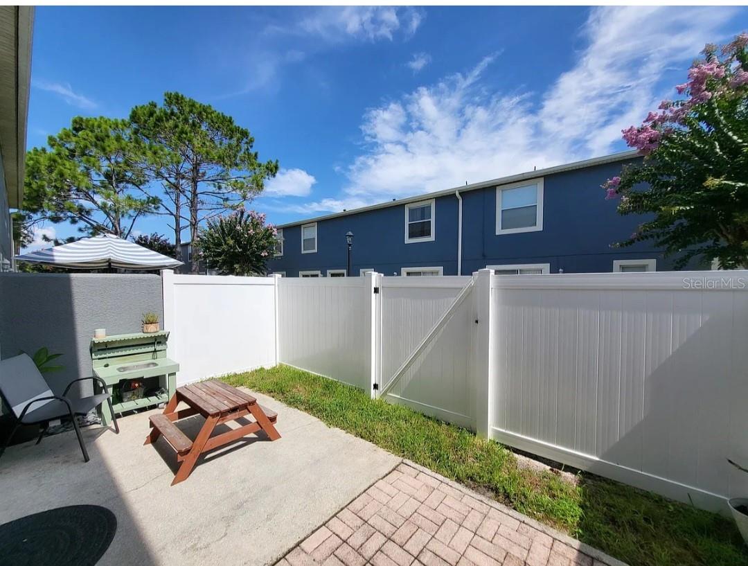 Image 16 of 17 For 12747 Somerset Oaks Street