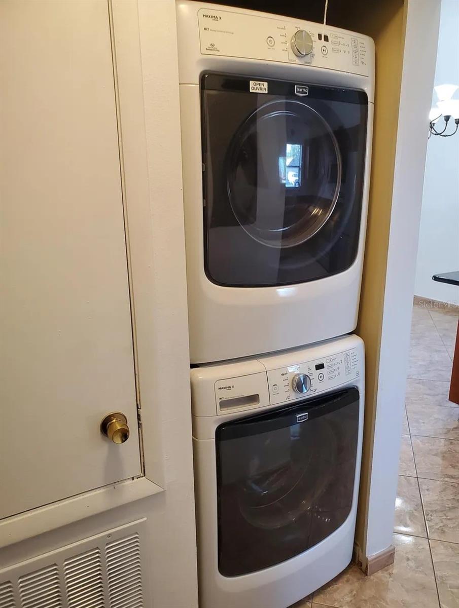 Image 10 of 12 For 8620 Drayton Court