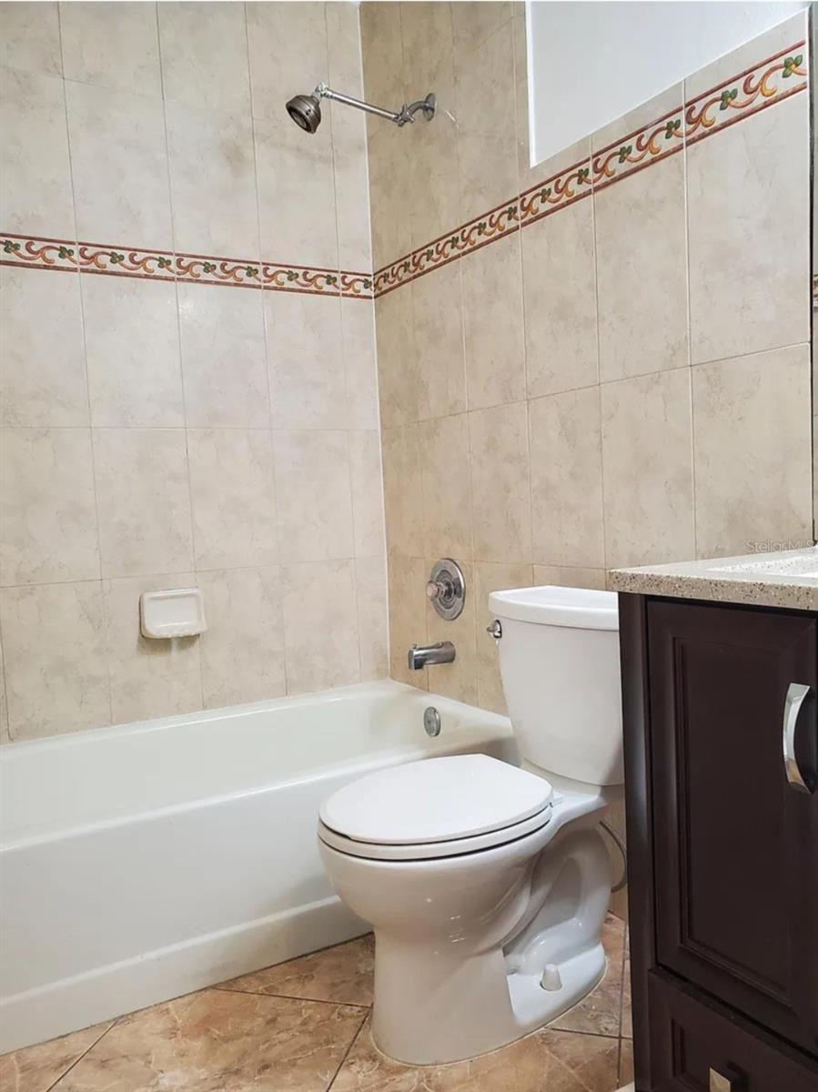 Image 8 of 12 For 8620 Drayton Court