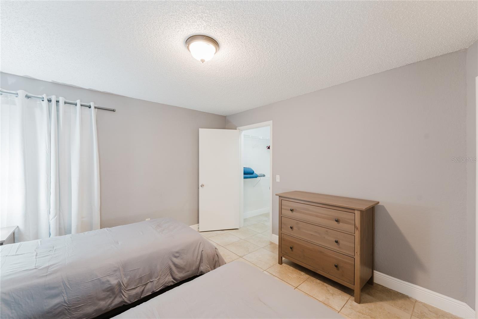 Image 17 of 41 For 5120 Conroy Rd 18