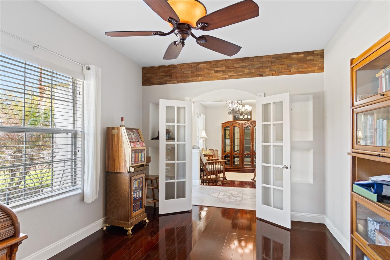 Image 11 of 49 For 218 Towhee Road