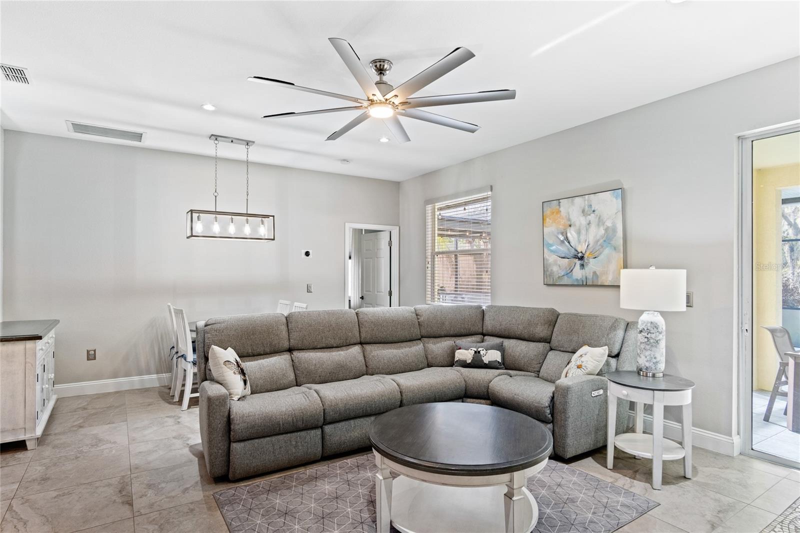 Image 21 of 49 For 218 Towhee Road